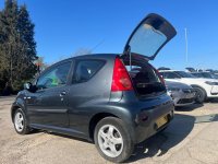 PEUGEOT 107