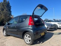 PEUGEOT 107