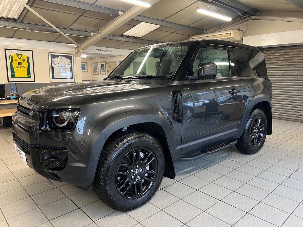 2025 Land Rover Defender 90