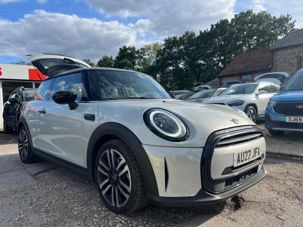 2022 MINI HATCH